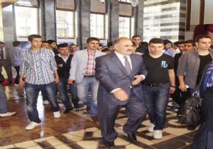 Aksak gençliğe seslendi